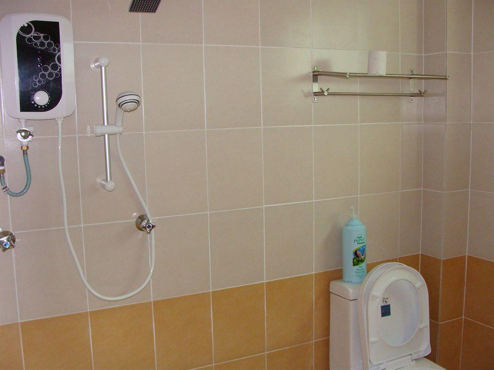 Homestay White House *